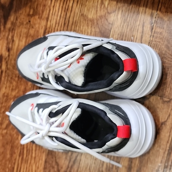 Addidas - Picture 3 of 4